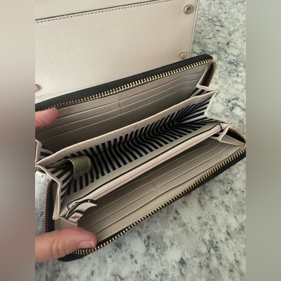 Kate Spade Black and Cream Tote Set includes Wallet - Picture 4 of 10